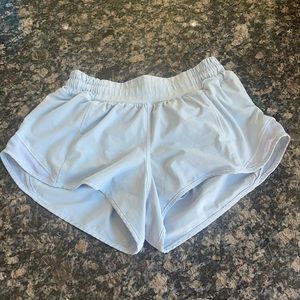 lululemon hotty hot short size 4 2.5 inseam linen blue